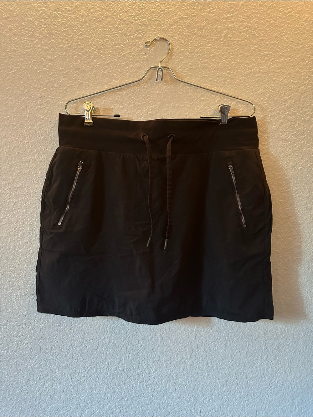 Athleta // Black Drawstring Mini Skort with Zip Pockets